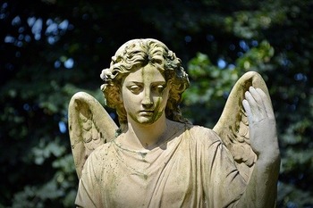 天使の彫像