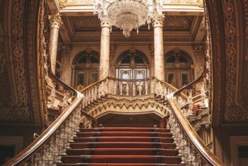 宮殿の階段